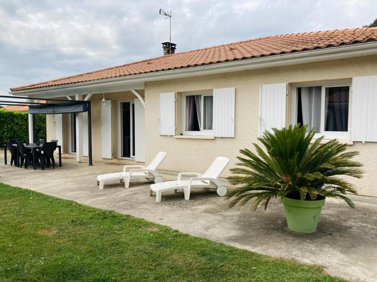 Maison Familiale Avec Jardin De 1500M2 Saint-Genes-de-Fronsac Exterior photo